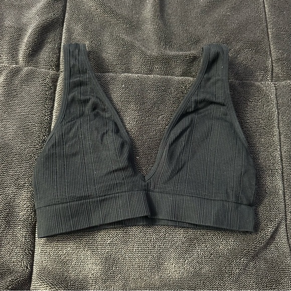 ⭐️3 For $15⭐️ PINK Victoria's Secret Black Deep V Ribbed Lightly Lined Bralette - Picture 1 of 5